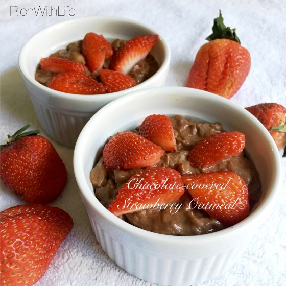 Chocolate Covered Strawberry Oatmeal - Gluten free, Dairy free, refined sugar free, and vegan!